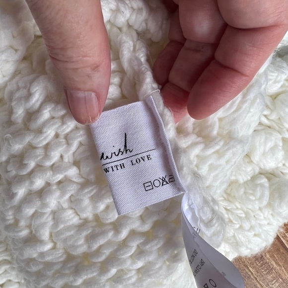 Chicwish Handmade Chunky Sweater with Hearts Size Large - Picture 15 of 15